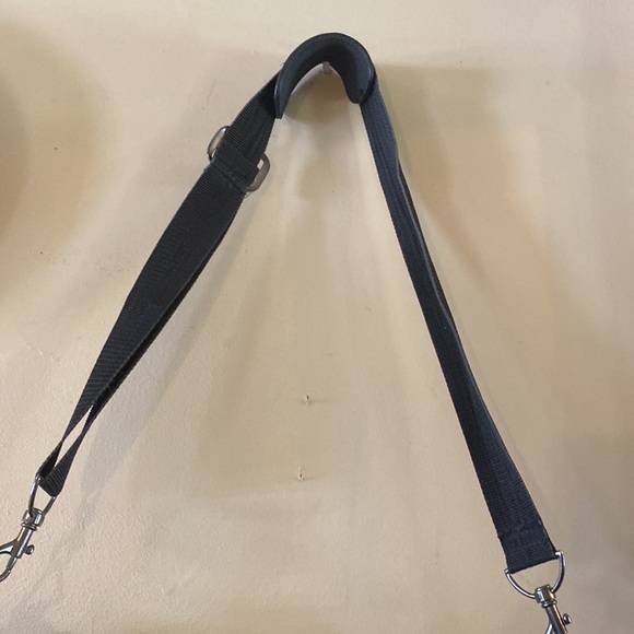 GUC. Business/travel, carrying black, faux, leather briefcase. - Picture 7 of 16